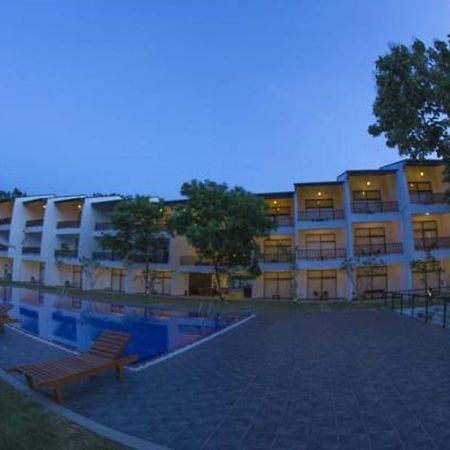 Grand Tamarind Lake Kataragama Buitenkant foto